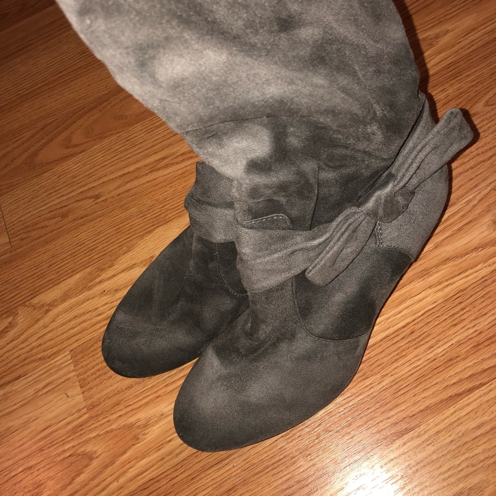 Knee boots - Picture 2 of 5